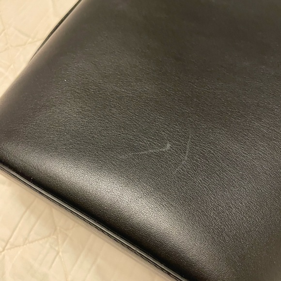 Quince Leather Bucket Crossbody Purse Bag - Picture 8 of 8